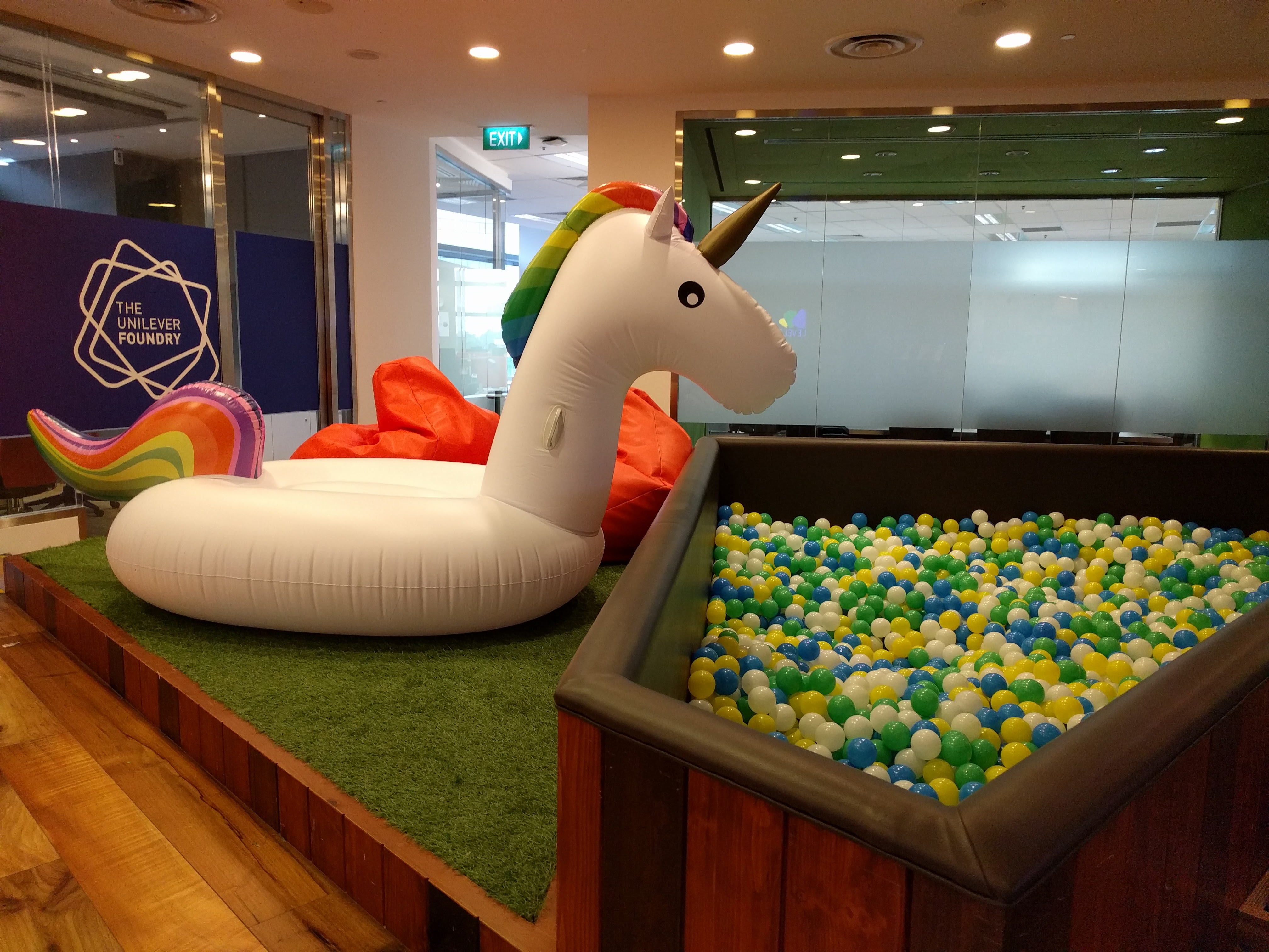 Level3 Unicorn Float